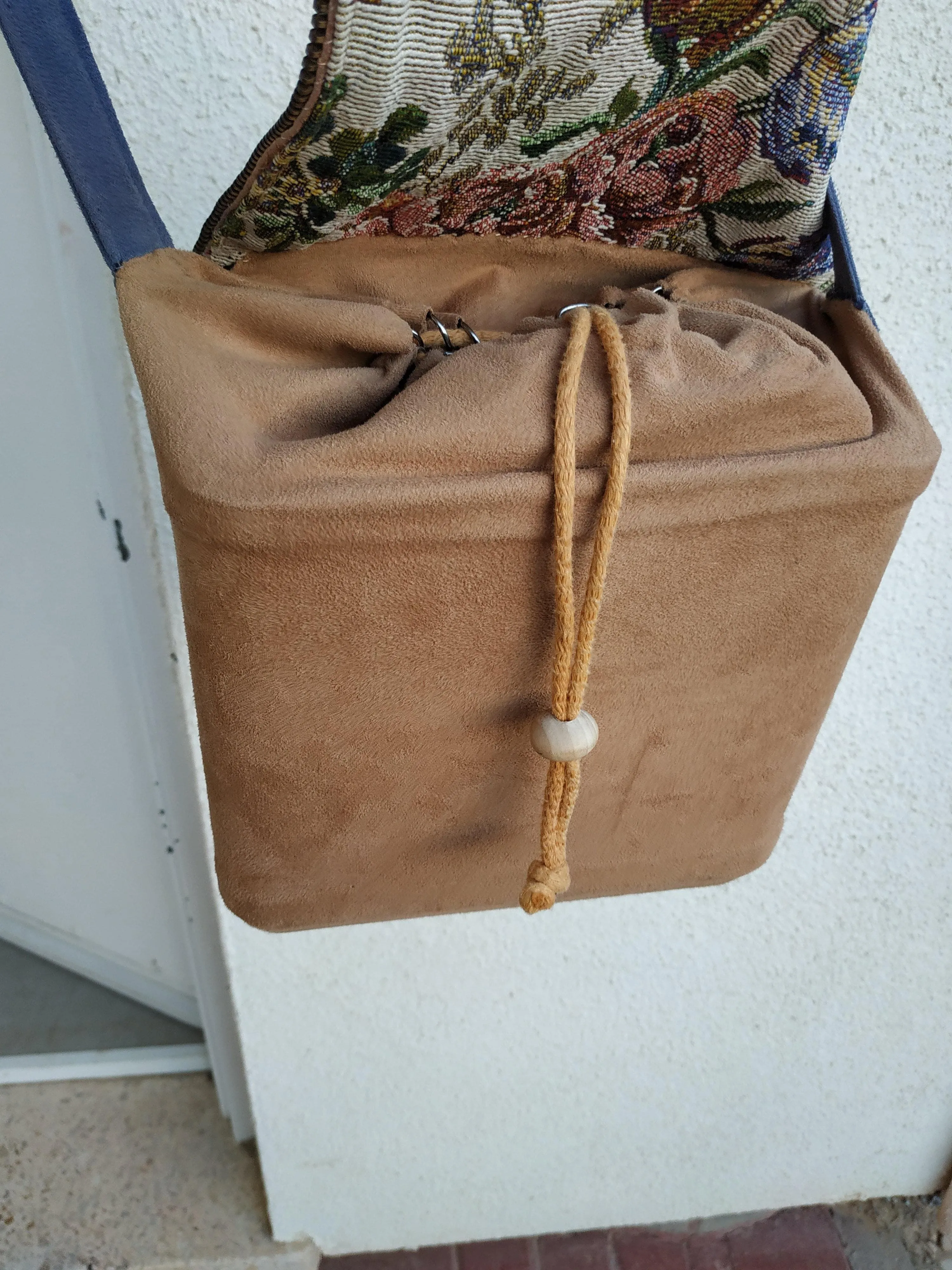 Cube-bag made of artificial suede, tapestry and leather