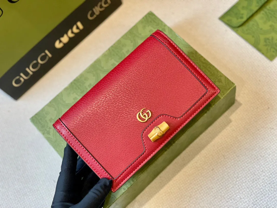 GC453 Gucci Diana Chain Wallet with Bamboo