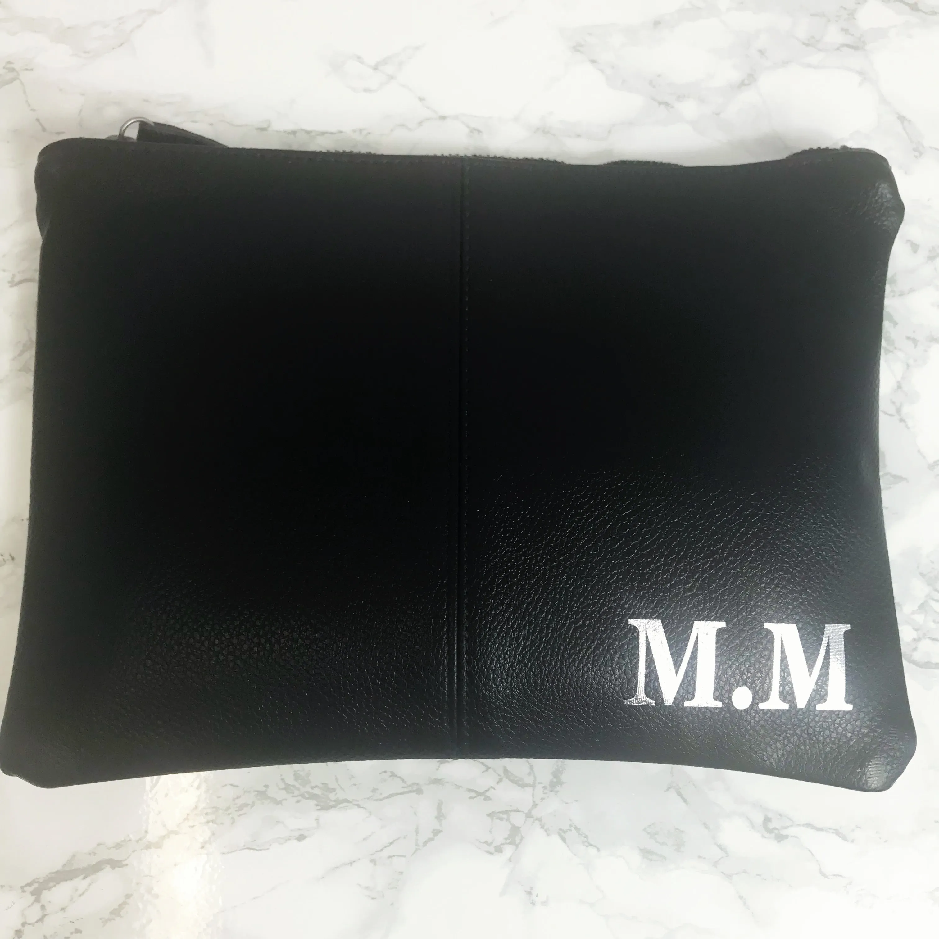 NEW Mens Personalised Wash & Toiletries Bag, Grooming Bag or Man Bag - Perfect for Birthdays and Fathers Day - 2 Colour Ways