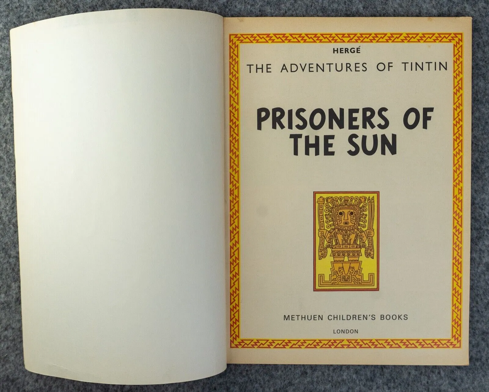 Prisoners of the Sun - Methuen 1973 1st UK Paperback Edition Rare Tintin Book Herge