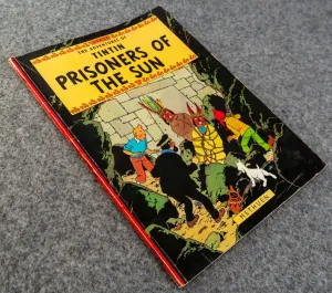 Prisoners of the Sun - Methuen 1973 1st UK Paperback Edition Rare Tintin Book Herge