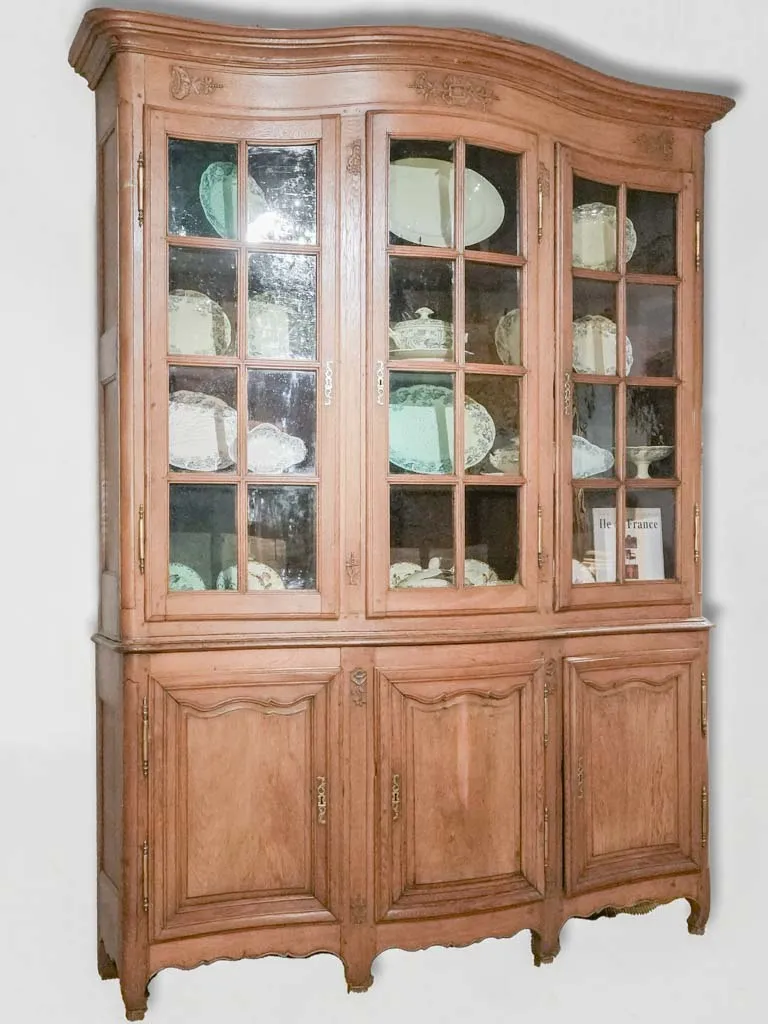 Rare 18th-Century French "Vitrine Galbée" from Île-de-France 102¾"