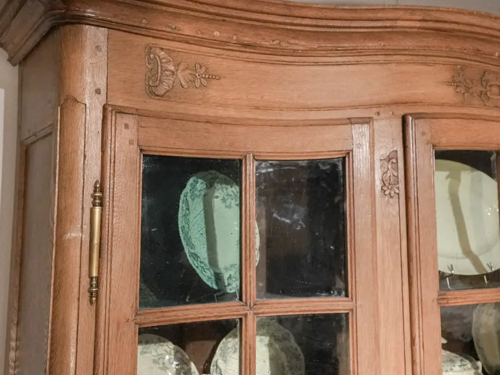 Rare 18th-Century French "Vitrine Galbée" from Île-de-France 102¾"